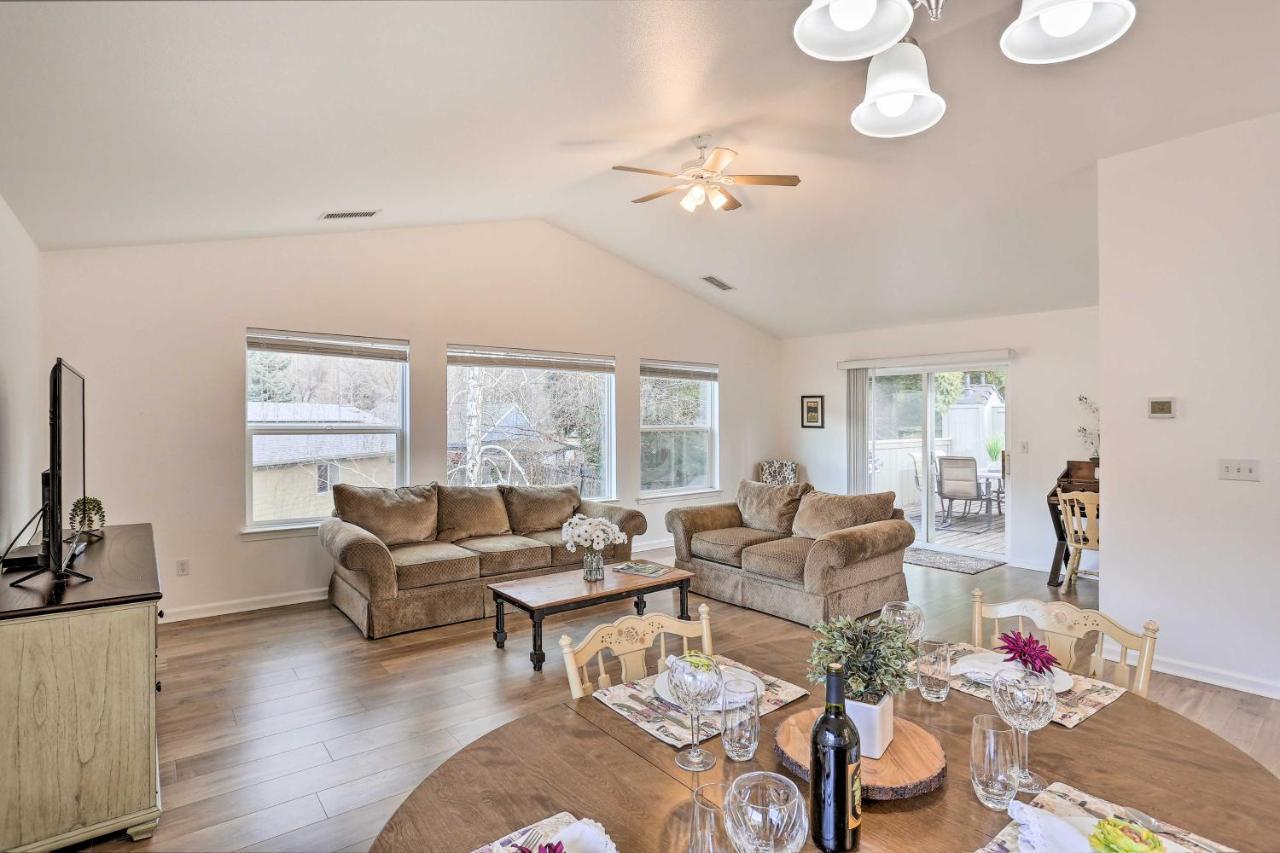 Mount Shasta Escape With Balcony About Walk To Dtwn Villa Exterior foto