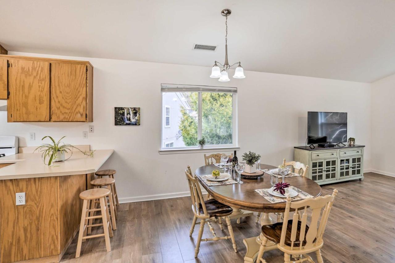 Mount Shasta Escape With Balcony About Walk To Dtwn Villa Exterior foto